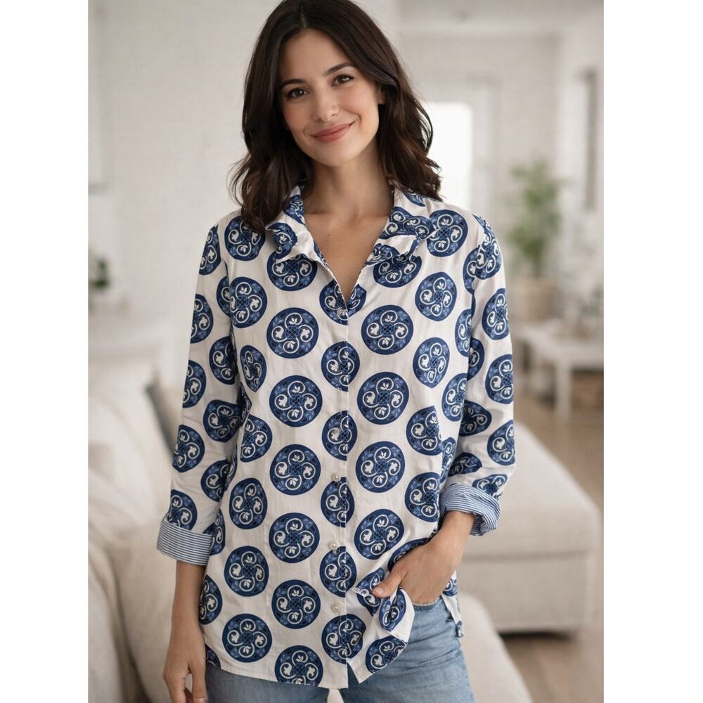 Patty Kim Medallion Button Top Womens Small White Blue Cotton Flip Cuffs Shirt